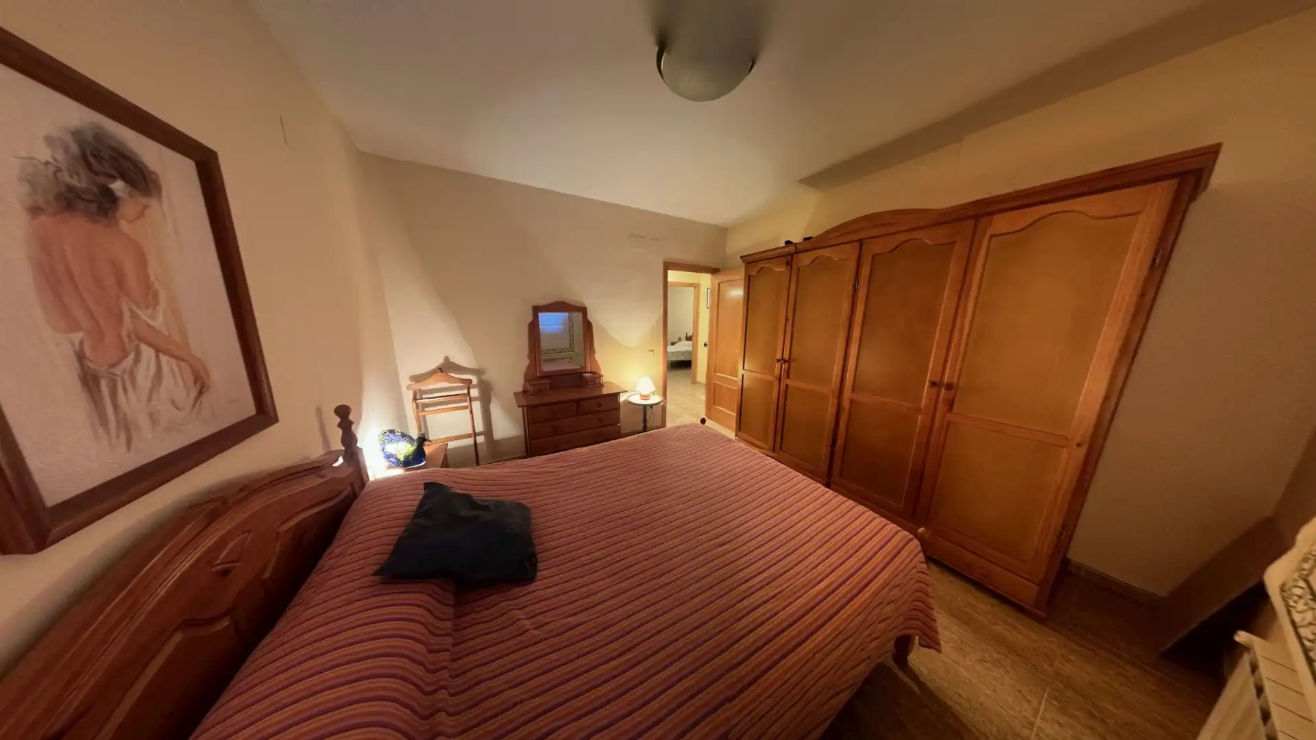 Habitación de Casa adosada en venta en Caudete de las Fuentes con Calefacción, Terraza y Amueblado