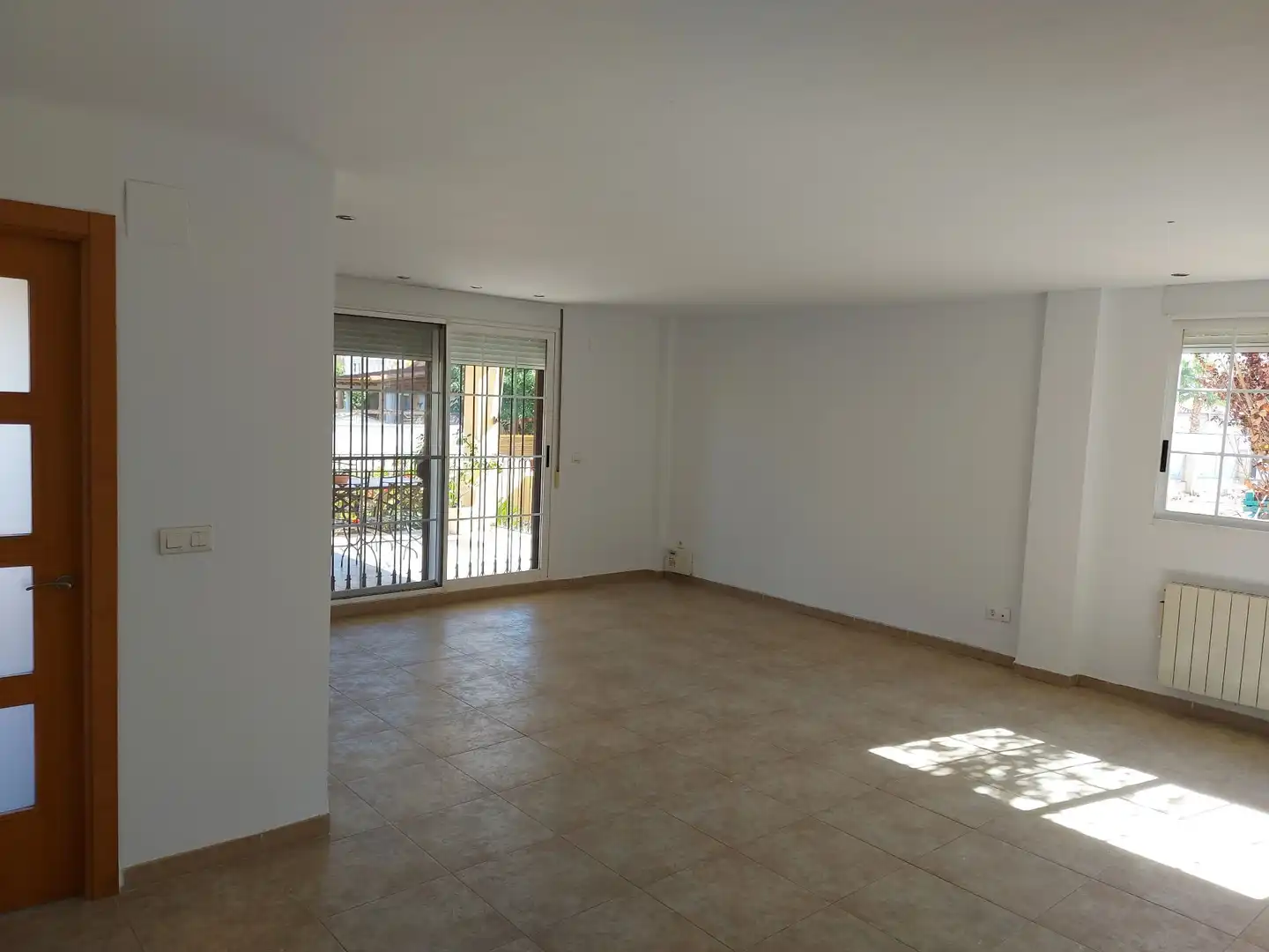 Houses for sale in La Pobla de Vallbona  with Air Conditioner, Heating and Private garden