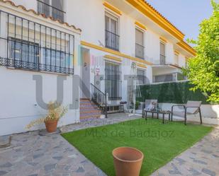 Garden of Single-family semi-detached for sale in Badajoz Capital  with Air Conditioner, Heating and Private garden