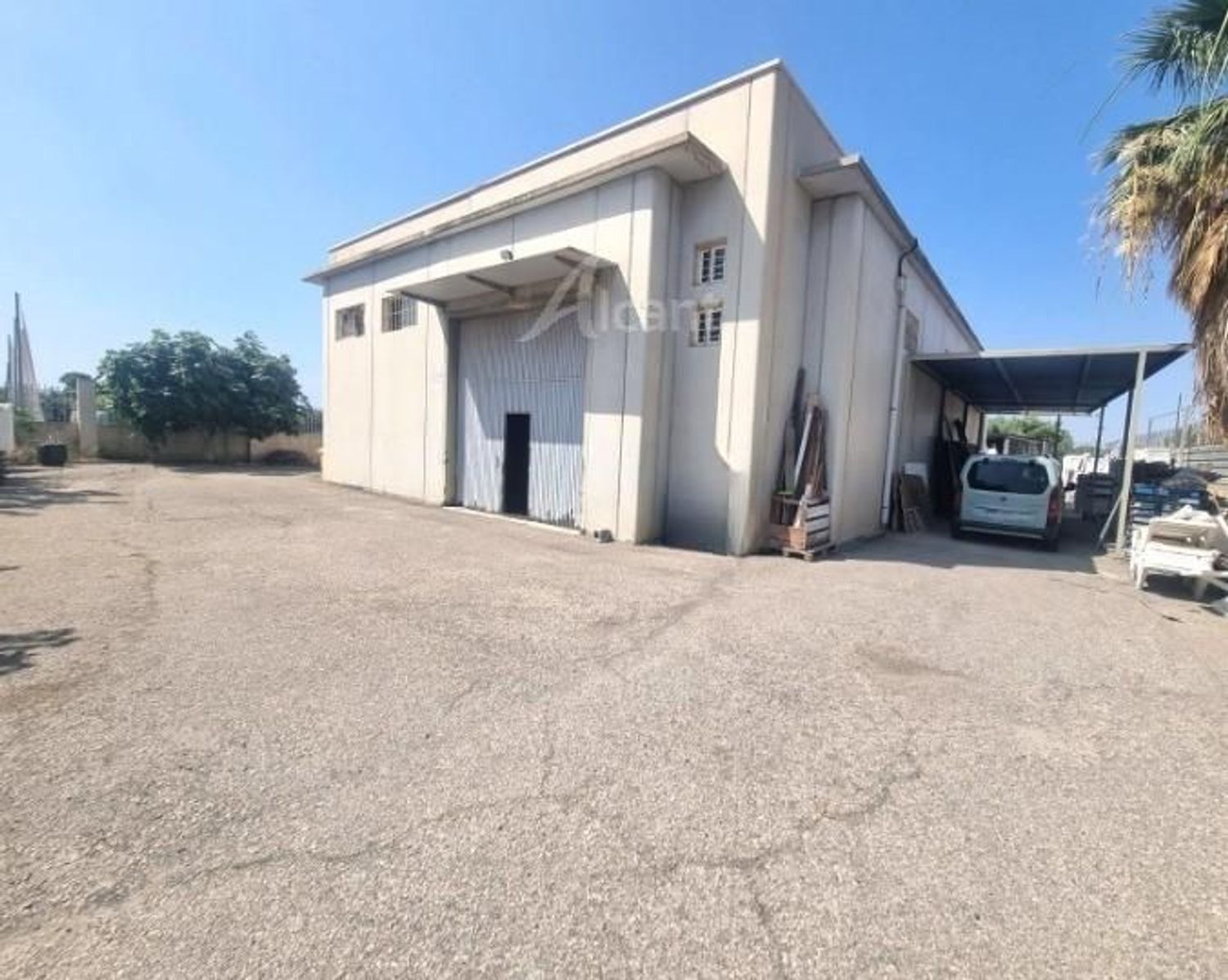 Vista exterior de Nau industrial de lloguer en Sant Joan d'Alacant