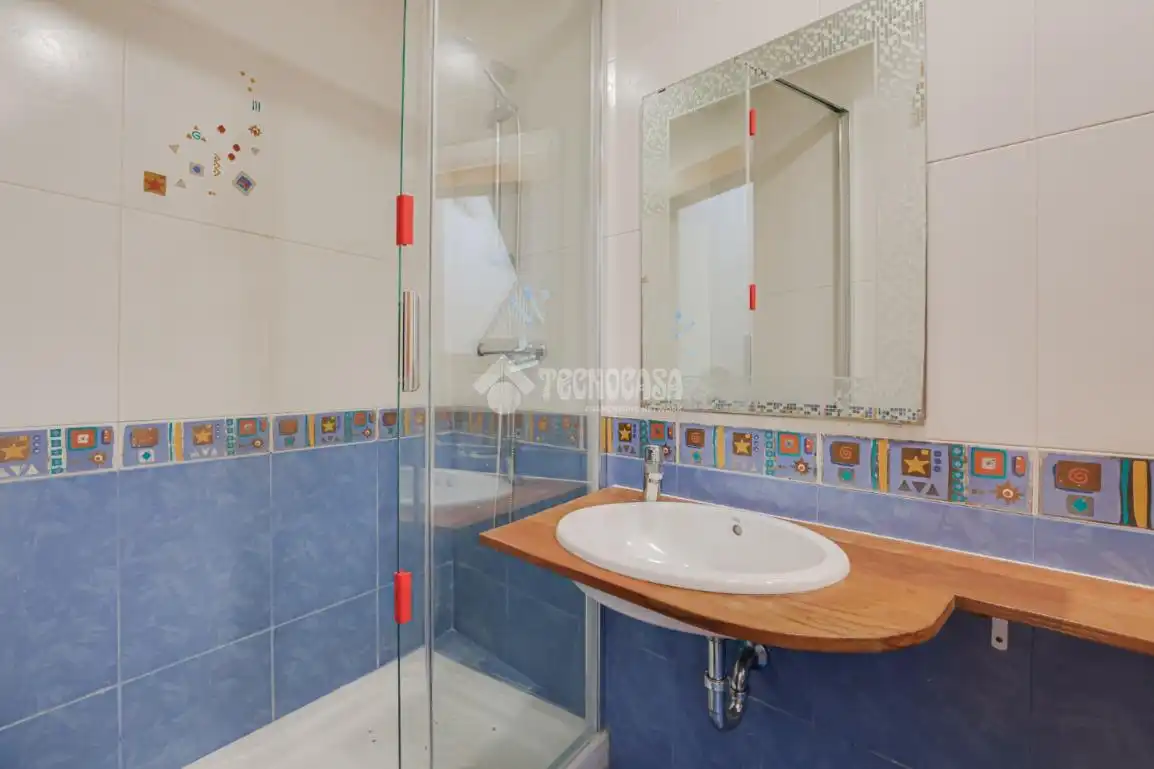 Baño de Casa adosada en venta en Terrassa con Aire acondicionado, Terraza y Trastero