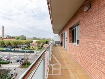 Attico con balcone in vendita a Carrer de Joaquim Rubió i Ors