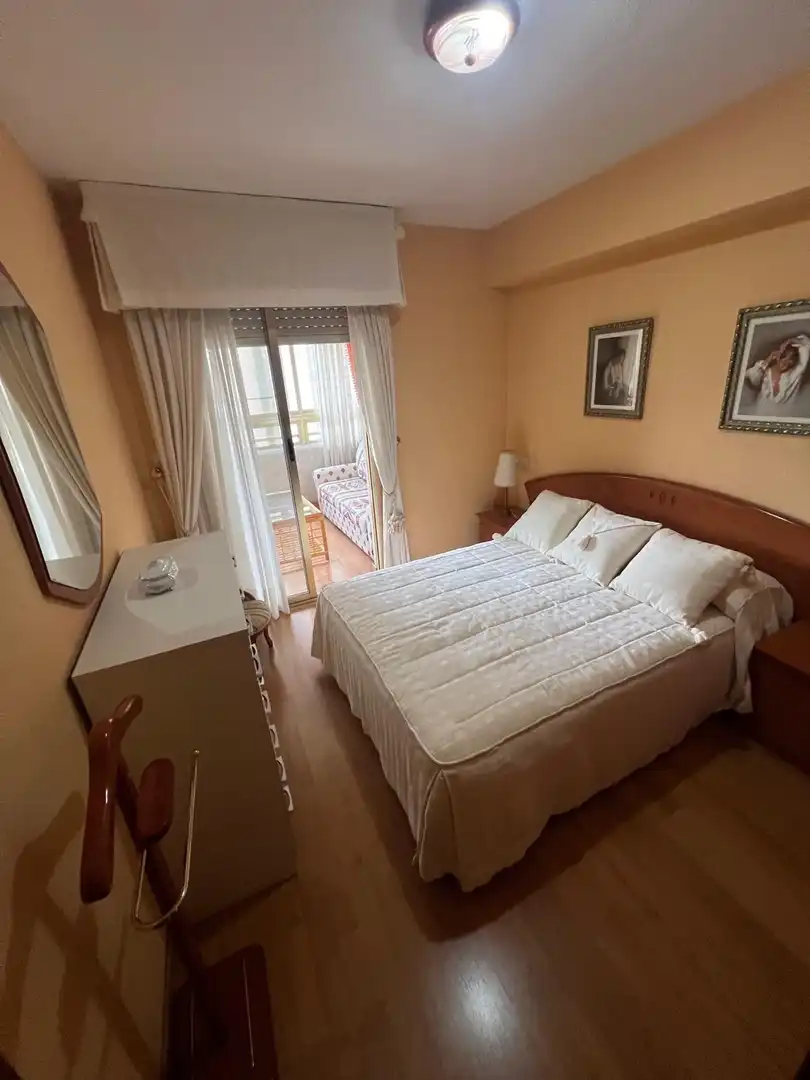 Habitación de Piso en venta en Benidorm con Aire acondicionado, Terraza y Amueblado