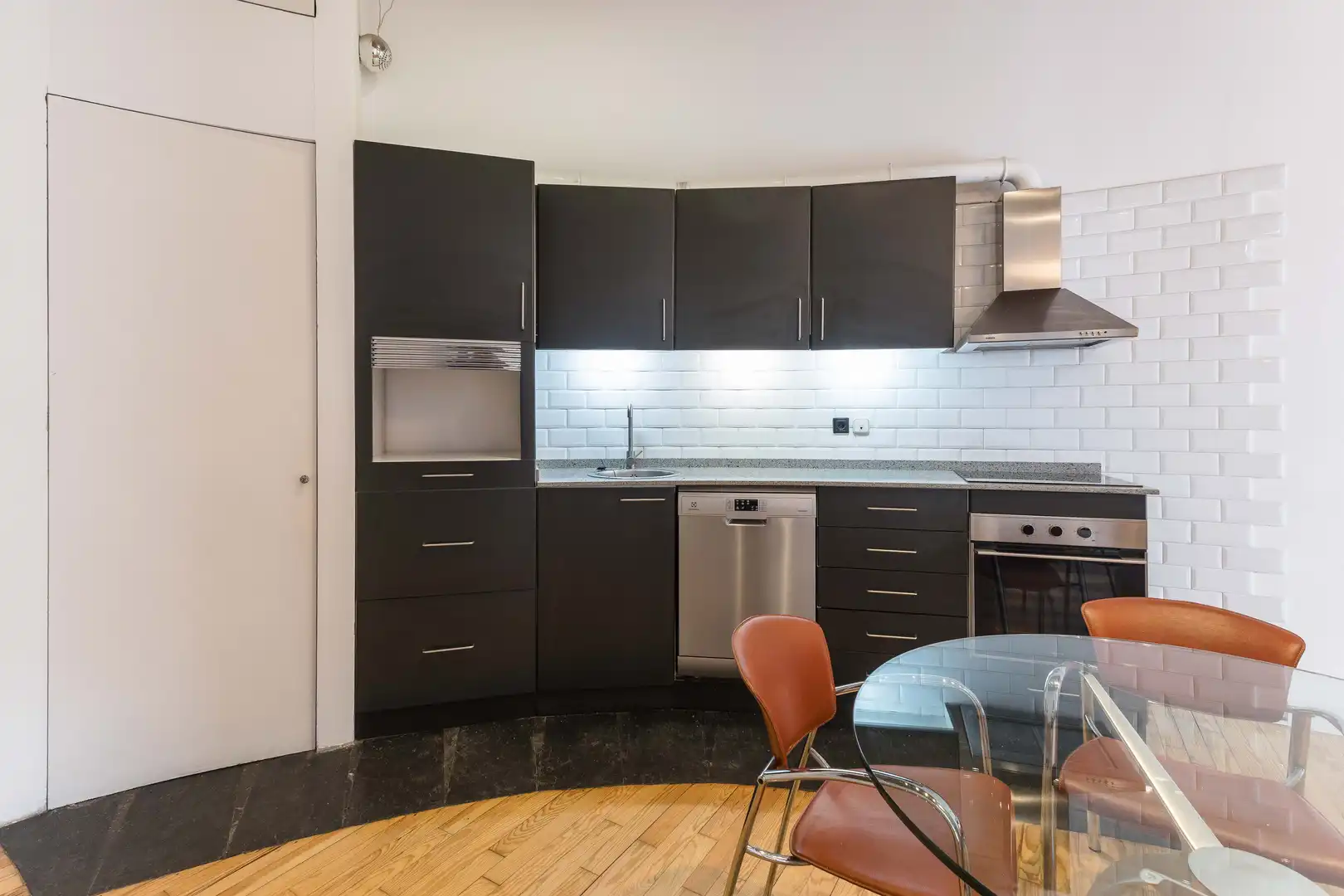 Küche von Büro zum Verkauf in Barcelona mit Klimaanlage und Terrasse