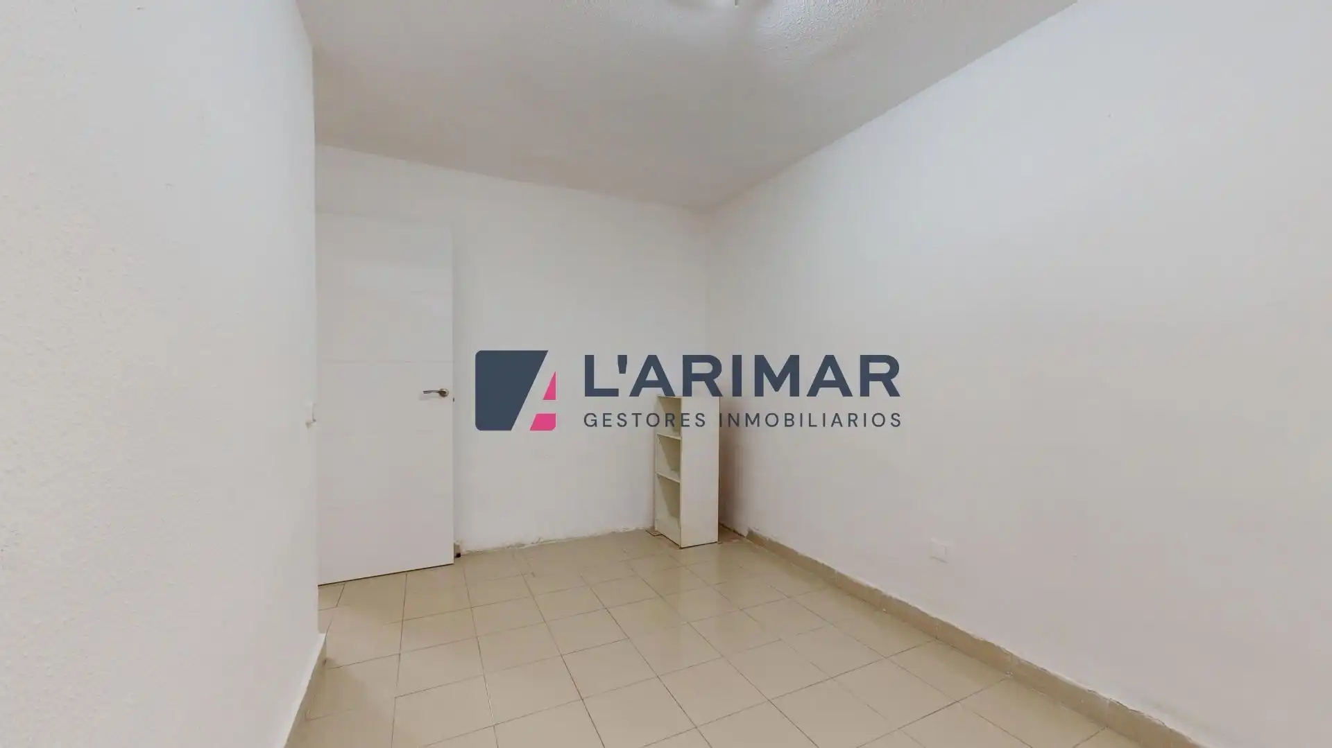 Habitación de Piso en venta en Alicante / Alacant con Amueblado y Piscina comunitaria