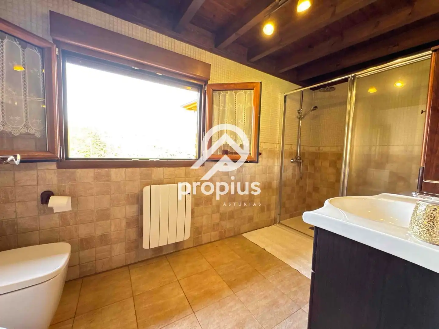 Baño de Casa o chalet en venta en Parres con Calefacción, Jardín privado y Parquet
