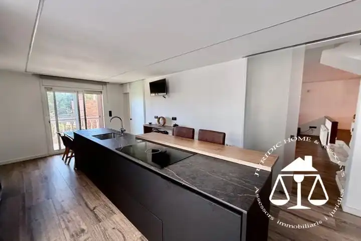 Cuina de Casa o xalet en venda en Sant Boi de Llobregat amb Aire condicionat, Calefacció i Jardí privat