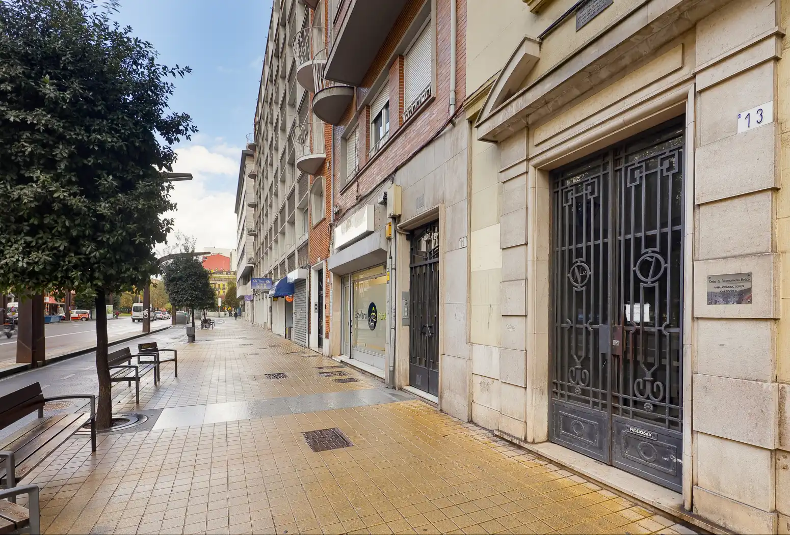 Vista exterior de Oficina en venta en Gijón  con Calefacción