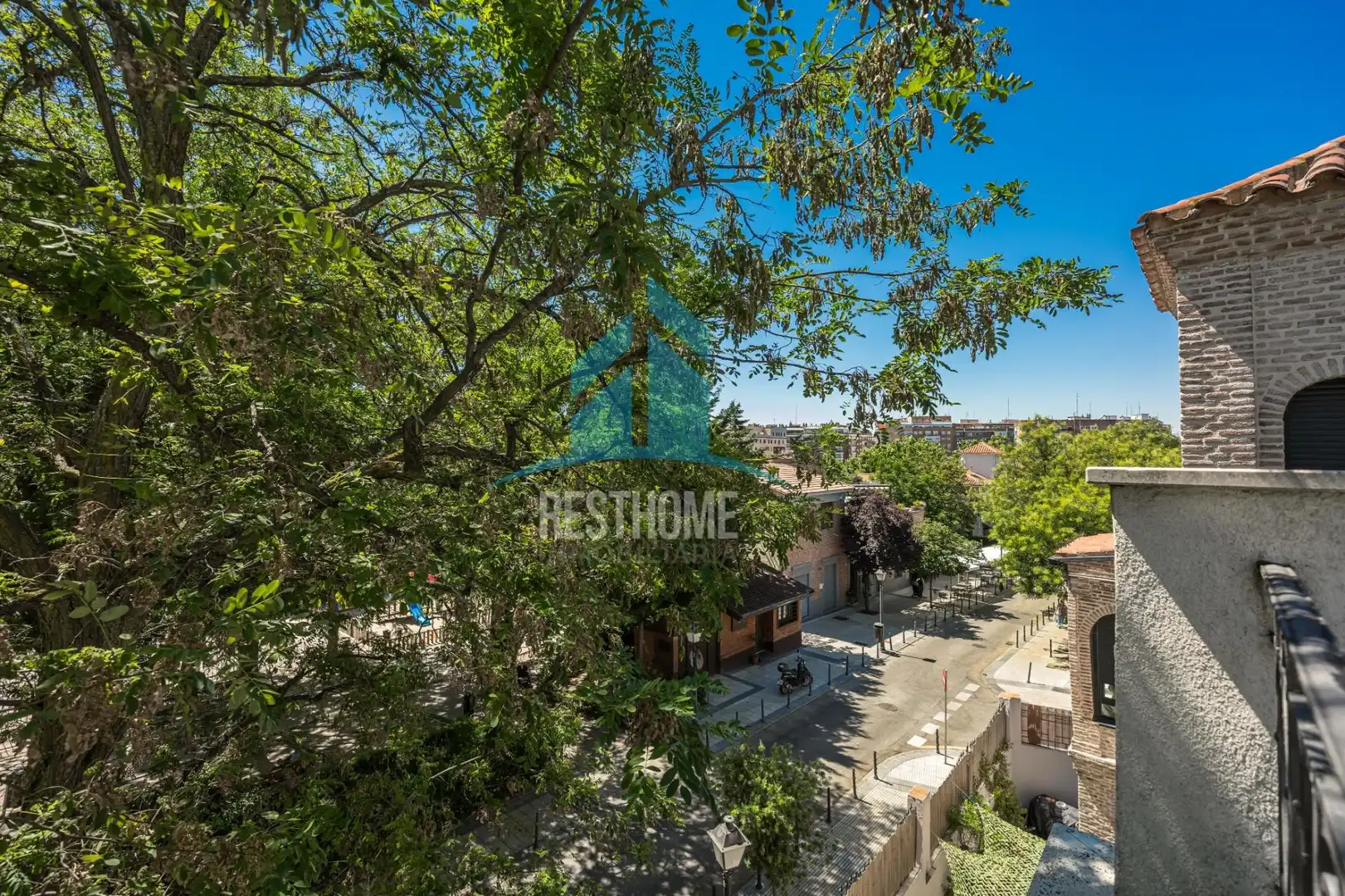 Vista exterior de Casa o chalet en venta en Madrid con Calefacción, Jardín privado y Parquet