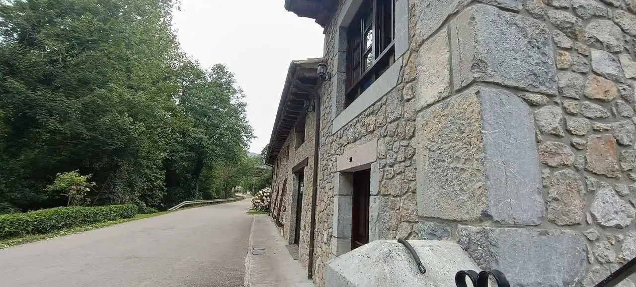 Vista exterior de Finca rústica en venda en Llanes amb Jardí privat