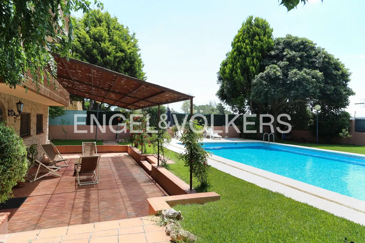 Swimming pool of Houses for rent in Riba-roja de Túria  with Air Conditioner, Heating and Private garden