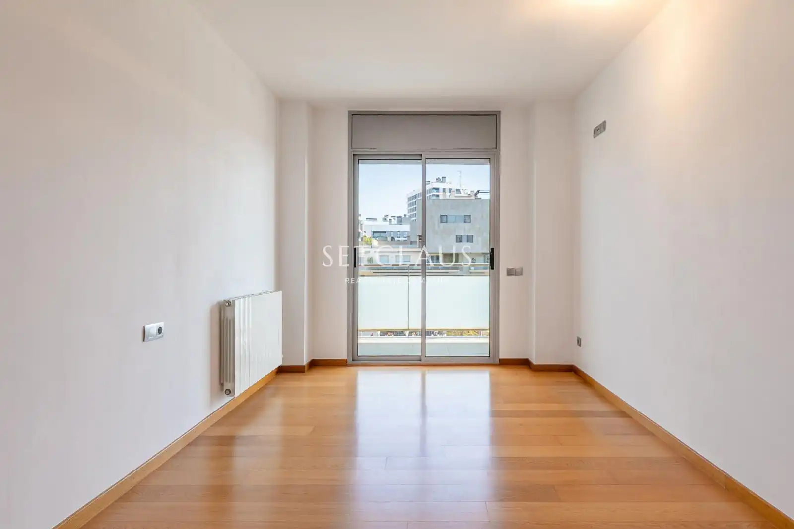 Bedroom of Flat for sale in Badalona  with Air Conditioner, Heating and Terrace
