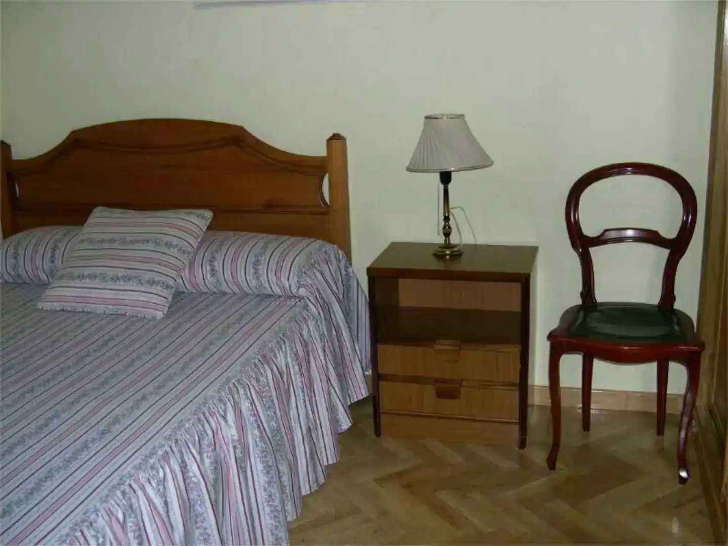 Room in Calle de los Mártires, 18, Casco Antiguo