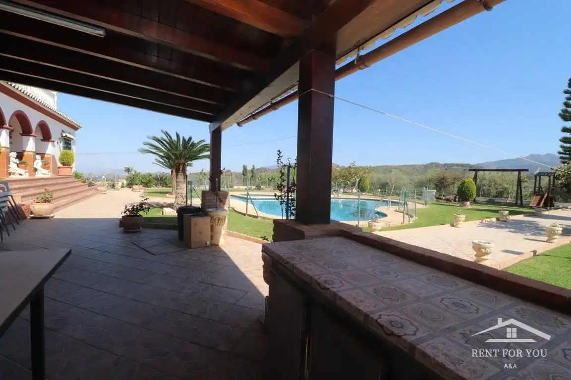 Casa o chalet de alquiler en Guaro con Jardín privado, Terraza y Trastero