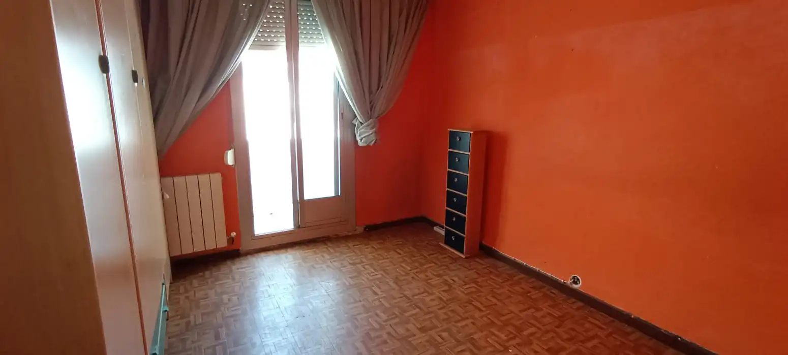 Dormitori de Pis en venda en  Logroño amb Calefacció, Parquet i Terrassa