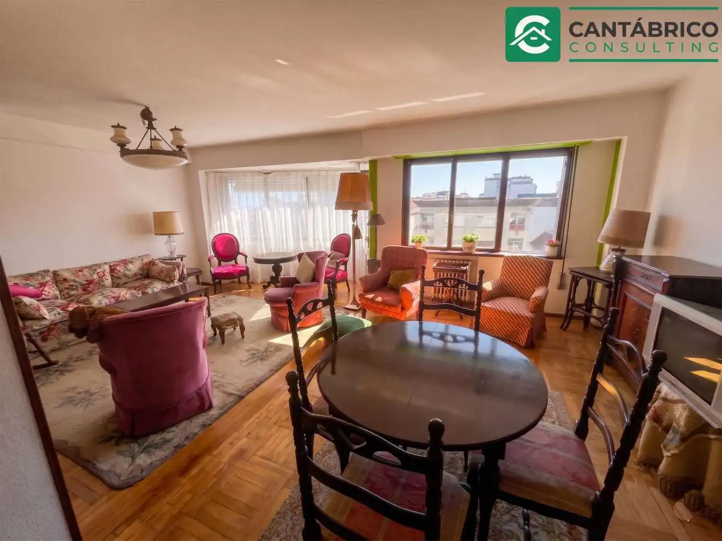 Living room of Flat for sale in Gijón   with Heating, Parquet flooring and Furnished