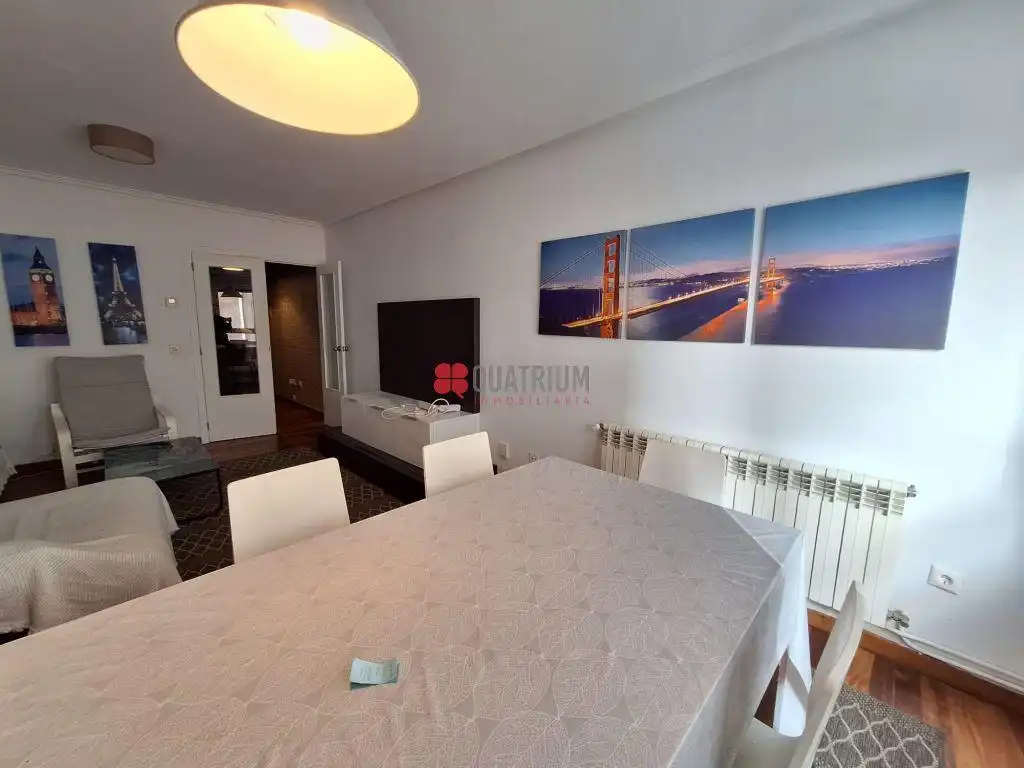 Living room of Flat for rent in Santiago de Compostela   with Furnished