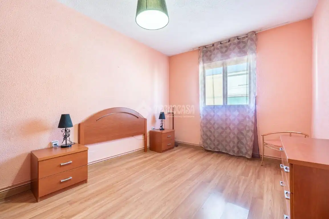 Bedroom of Flat for sale in Madrid