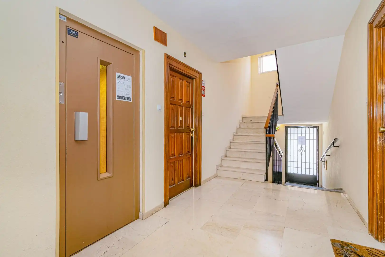 Piso en venta en Granada con Calefacción, Terraza y Trastero