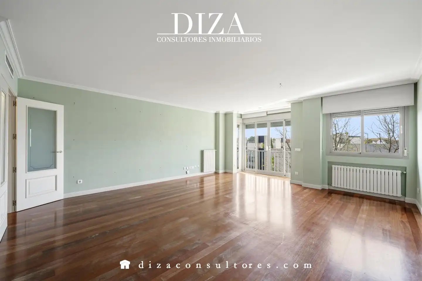 Vista exterior de Pis en venda en  Madrid Capital amb Aire condicionat, Calefacció i Jardí privat