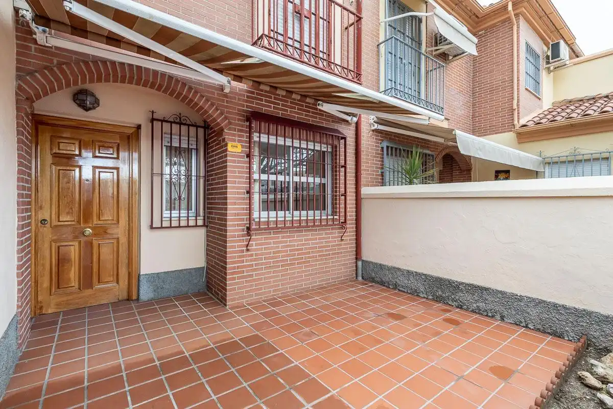 Exterior view of Detached homes for rent in Granada  with Air Conditioner, Heating and Private garden