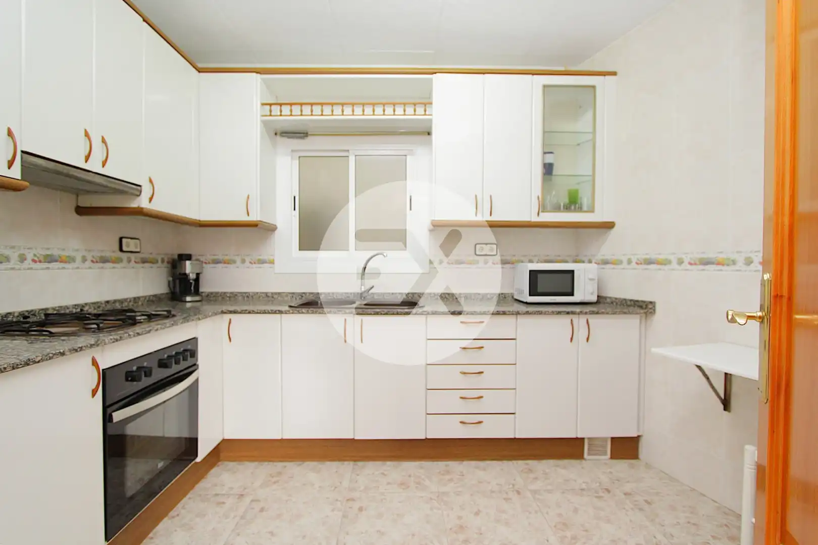 Küche von Wohnung zum Verkauf in Castelldefels mit Parkett, Ofen und Balkon