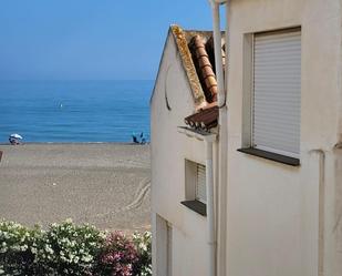 Exterior view of Single-family semi-detached for sale in Vélez-Málaga  with Air Conditioner, Terrace and Community pool