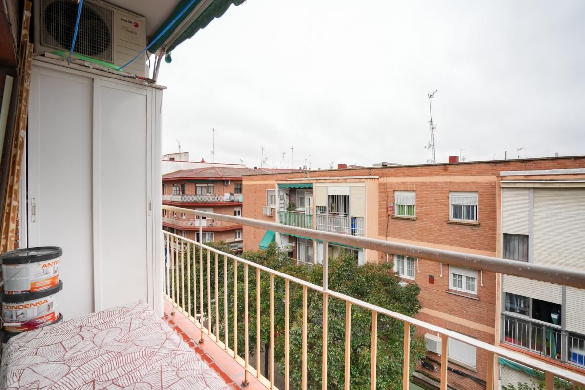 Dormitori de Pis en venda en  Madrid Capital amb Aire condicionat, Calefacció i Terrassa
