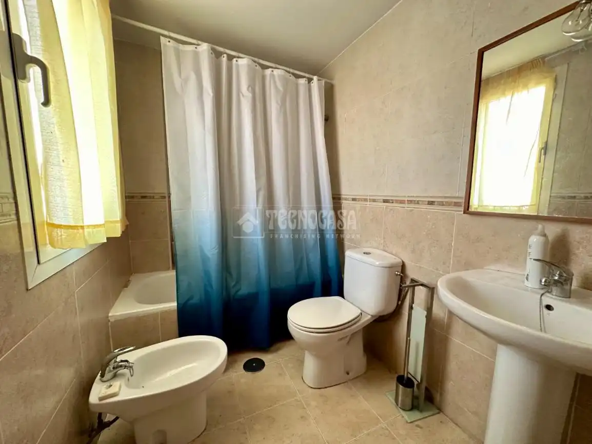 Baño de Casa adosada en venta en Fontanar con Calefacción