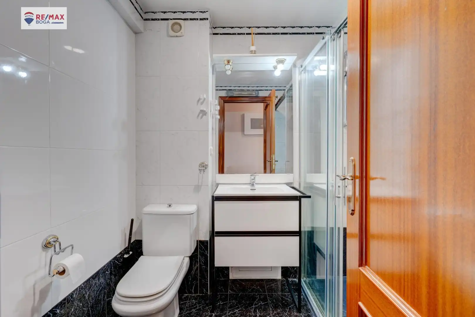Bathroom of Flat for sale in Errenteria  with Parquet flooring and Furnished