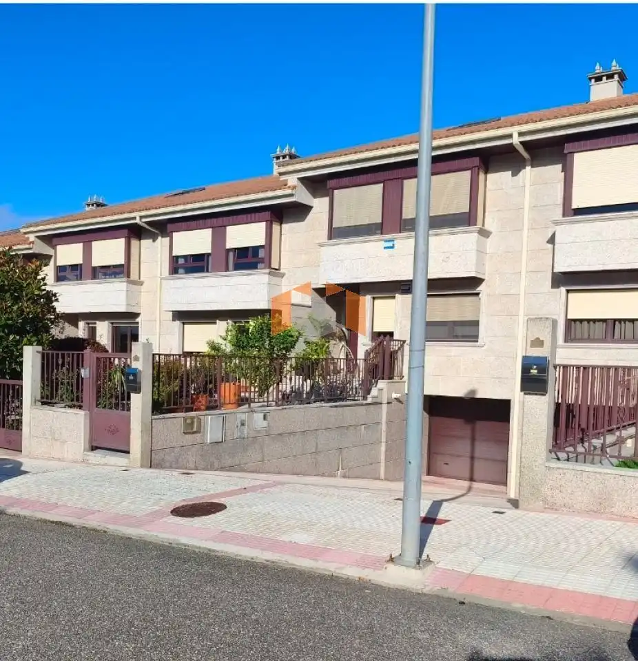 Maison mitoyenne à vendre à Baiona