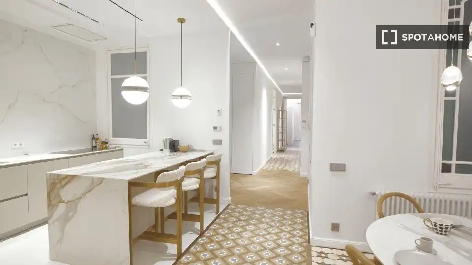 Flat with terrace to rent in Eixample, imagen 5