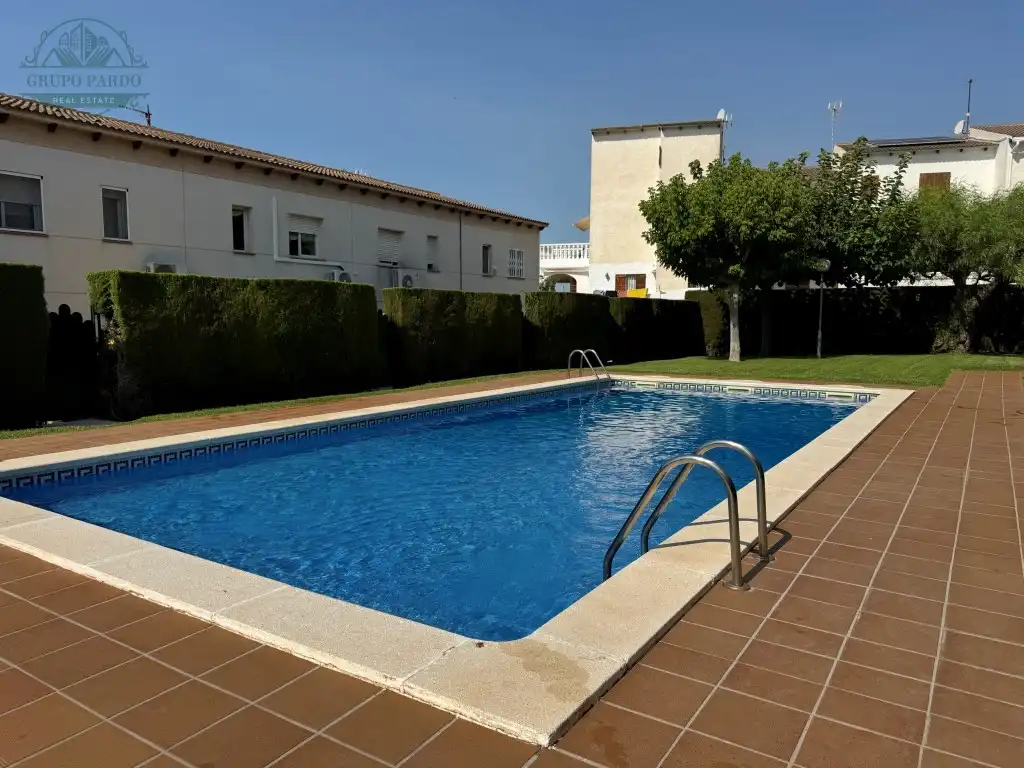 Maison mitoyenne avec balcon à vendre à Calle Doctor Puigvert