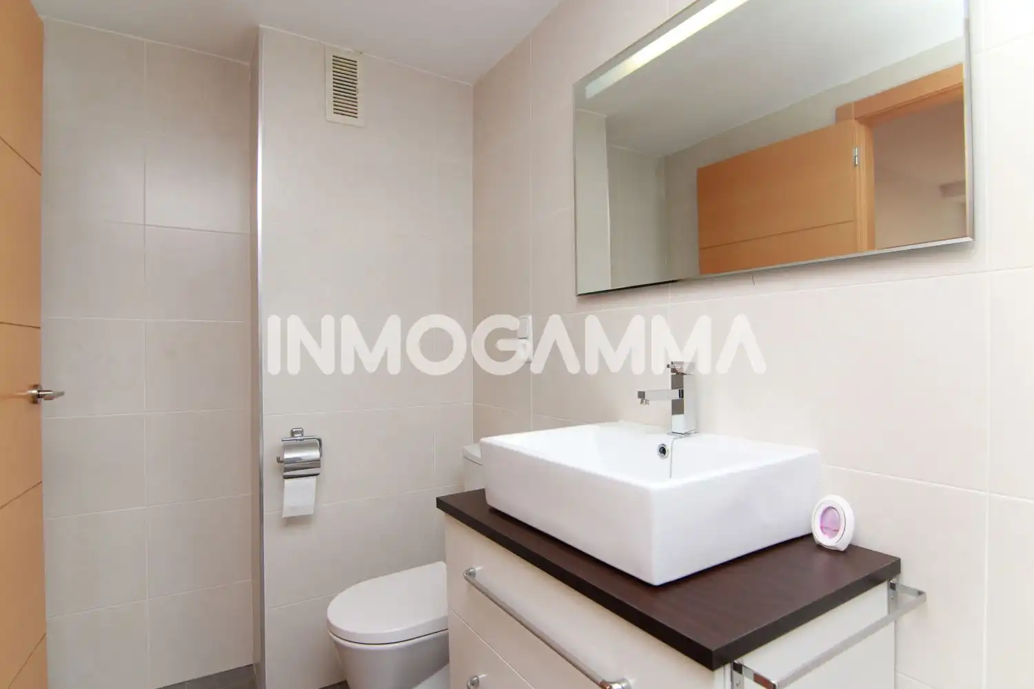 Bathroom of Flat for sale in Favara  with Air Conditioner, Storage room and Balcony