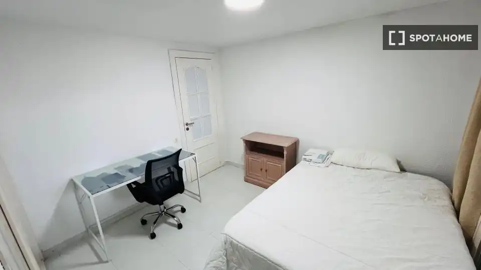 Habitación en Ensanche - Diputación