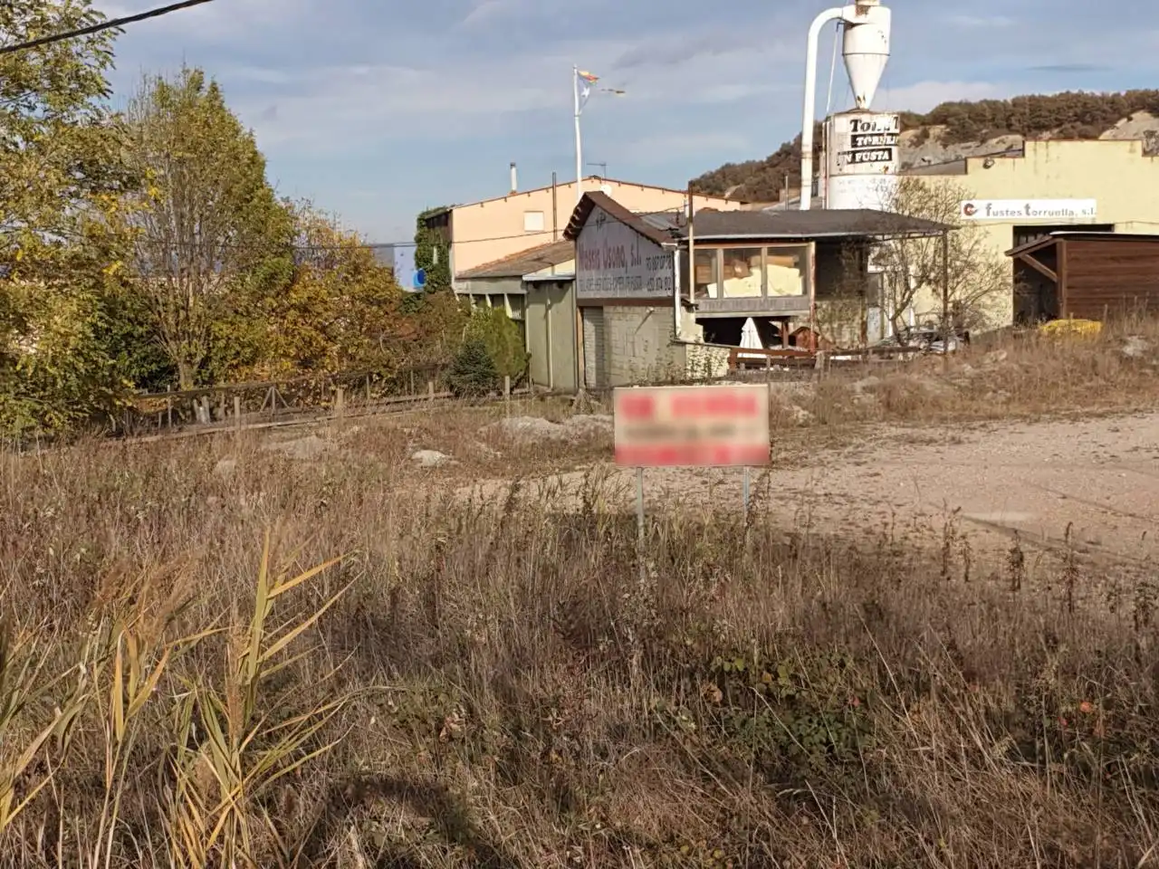 Industrial land for sale in Tona