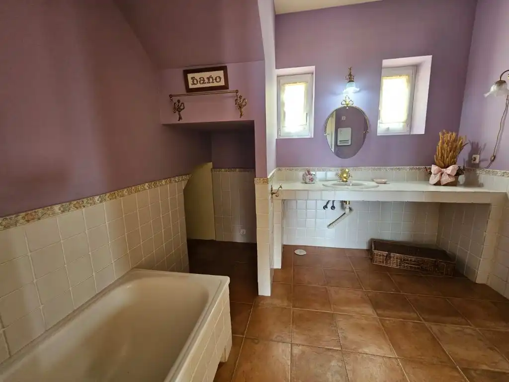 Bany de Casa o xalet en venda en Torrox amb Aire condicionat, Jardí privat i Terrassa