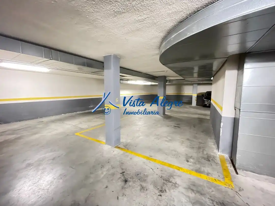 Parking de Ático en venta en Haro con Calefacción, Parquet y Terraza