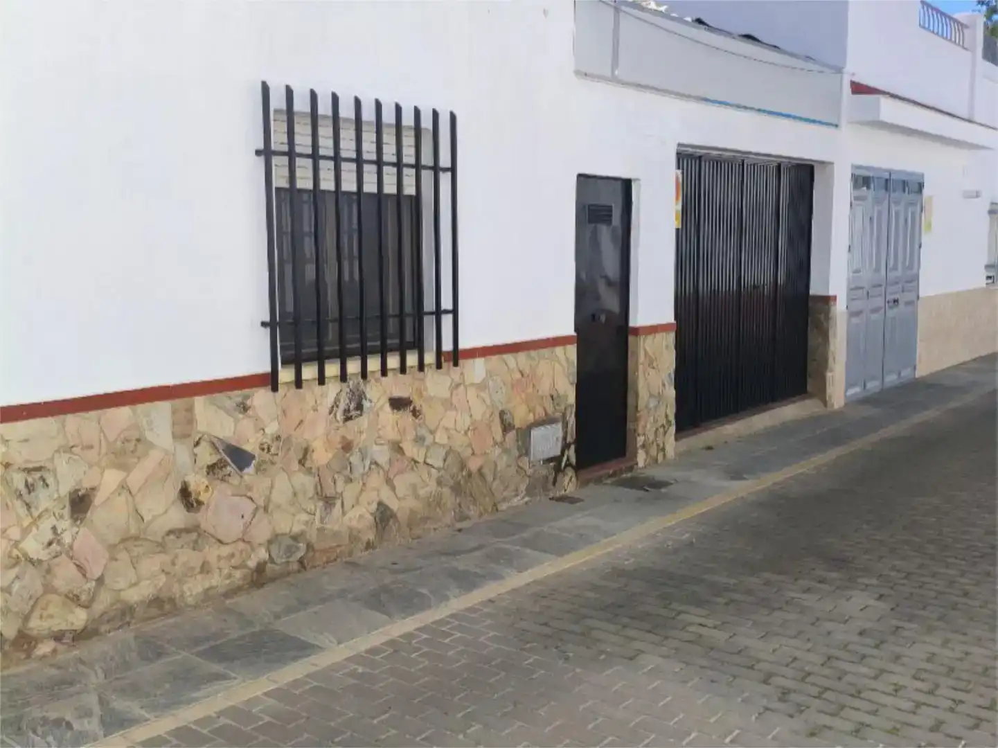 Vista exterior de Pis en venda en Sanlúcar la Mayor, Sevilla