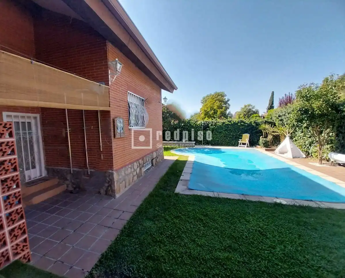 Villa con piscina in vendita a  Urbanizaciones, imagen 6