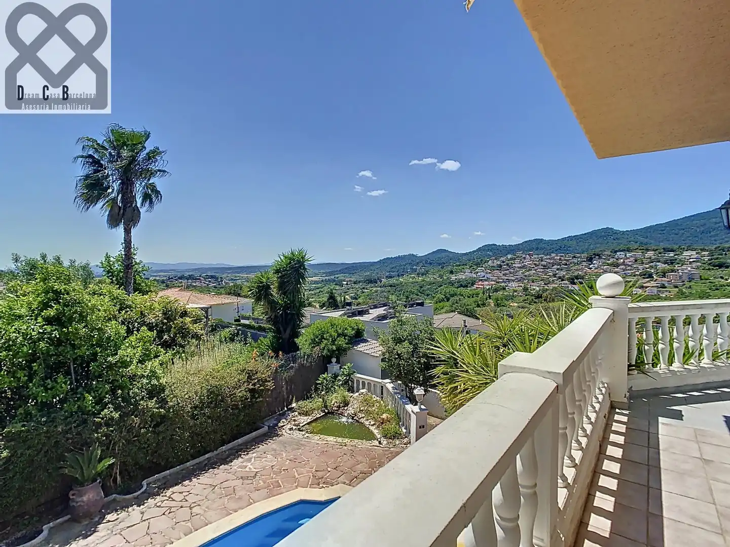 Vista exterior de Casa o xalet en venda en Caldes de Montbui amb Aire condicionat, Calefacció i Jardí privat