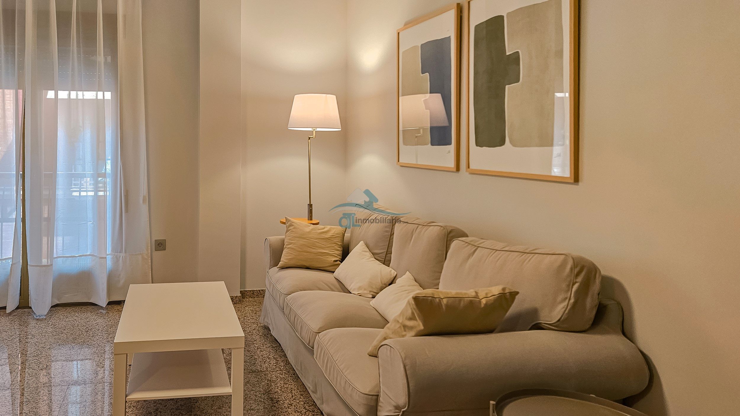 Flat to rent in Calle Palma del Río, Centro ciudad