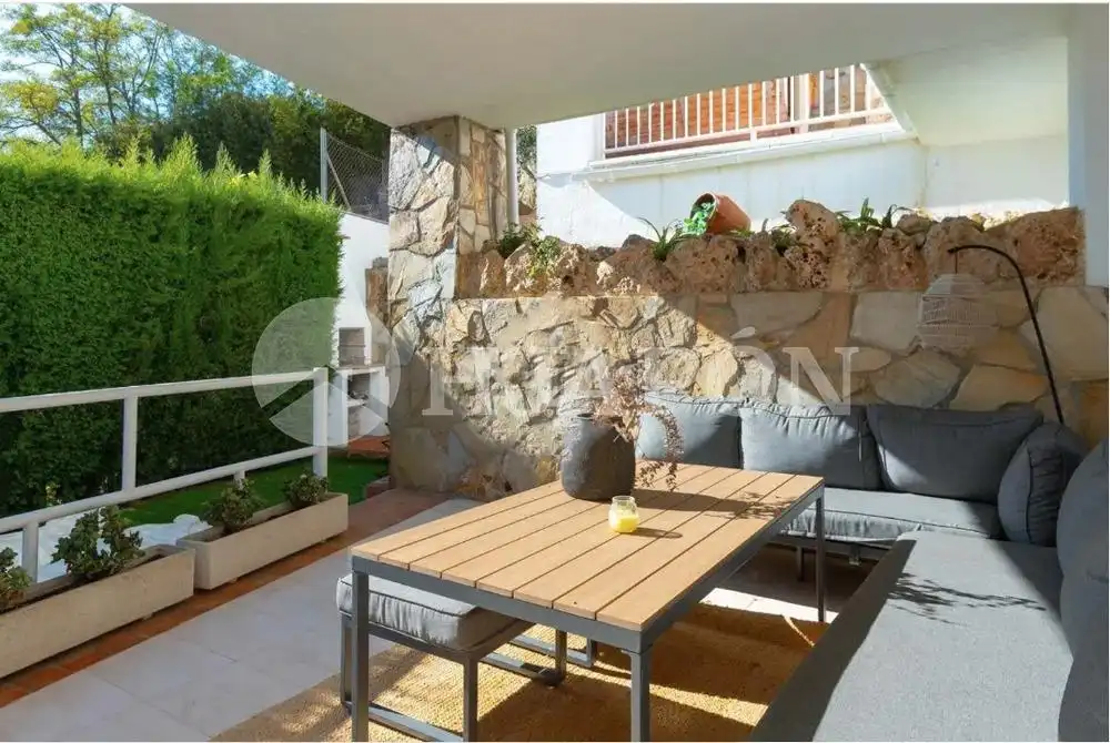Terraza de Casa o chalet en venta en Alella con Aire acondicionado, Calefacción y Jardín privado