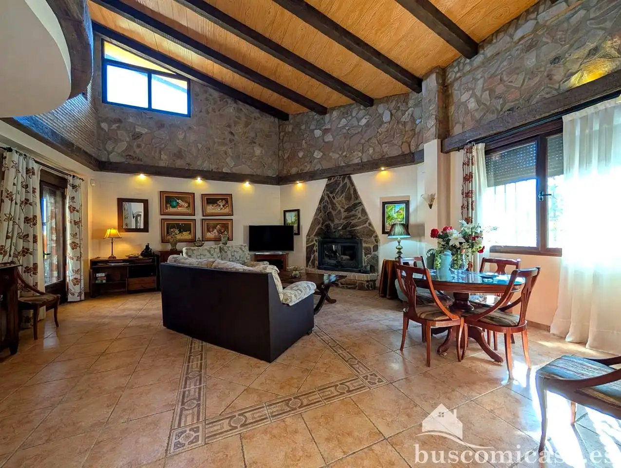 Sala d'estar de Casa o xalet en venda en Linares amb Aire condicionat, Jardí privat i Terrassa