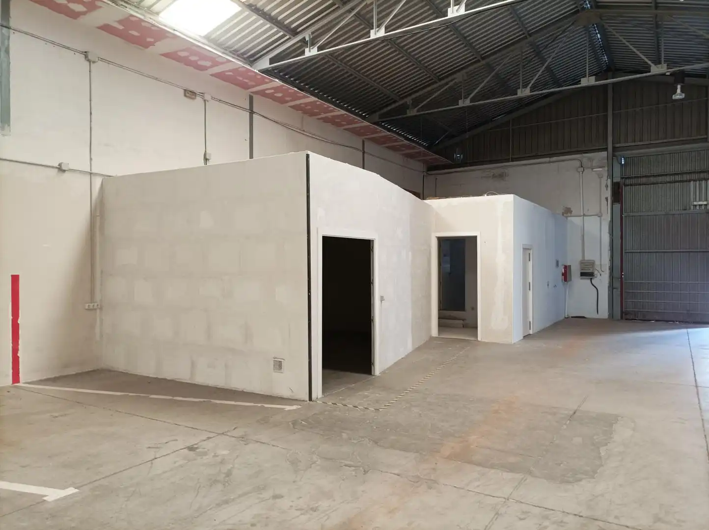 Fabrikhallen zur Miete in Calle Huelma, Renfe - Bulevar 1ª y 2ª Fase
