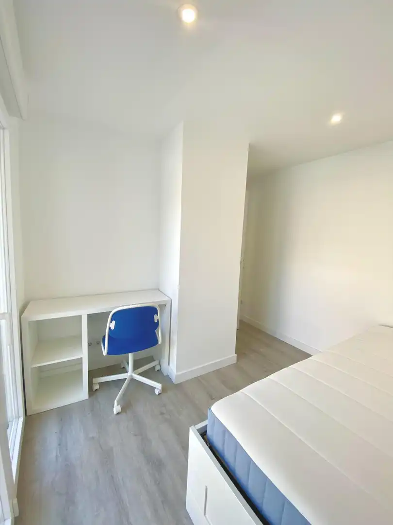 Habitación de Piso para compartir en Madrid con Aire acondicionado, Calefacción y Amueblado