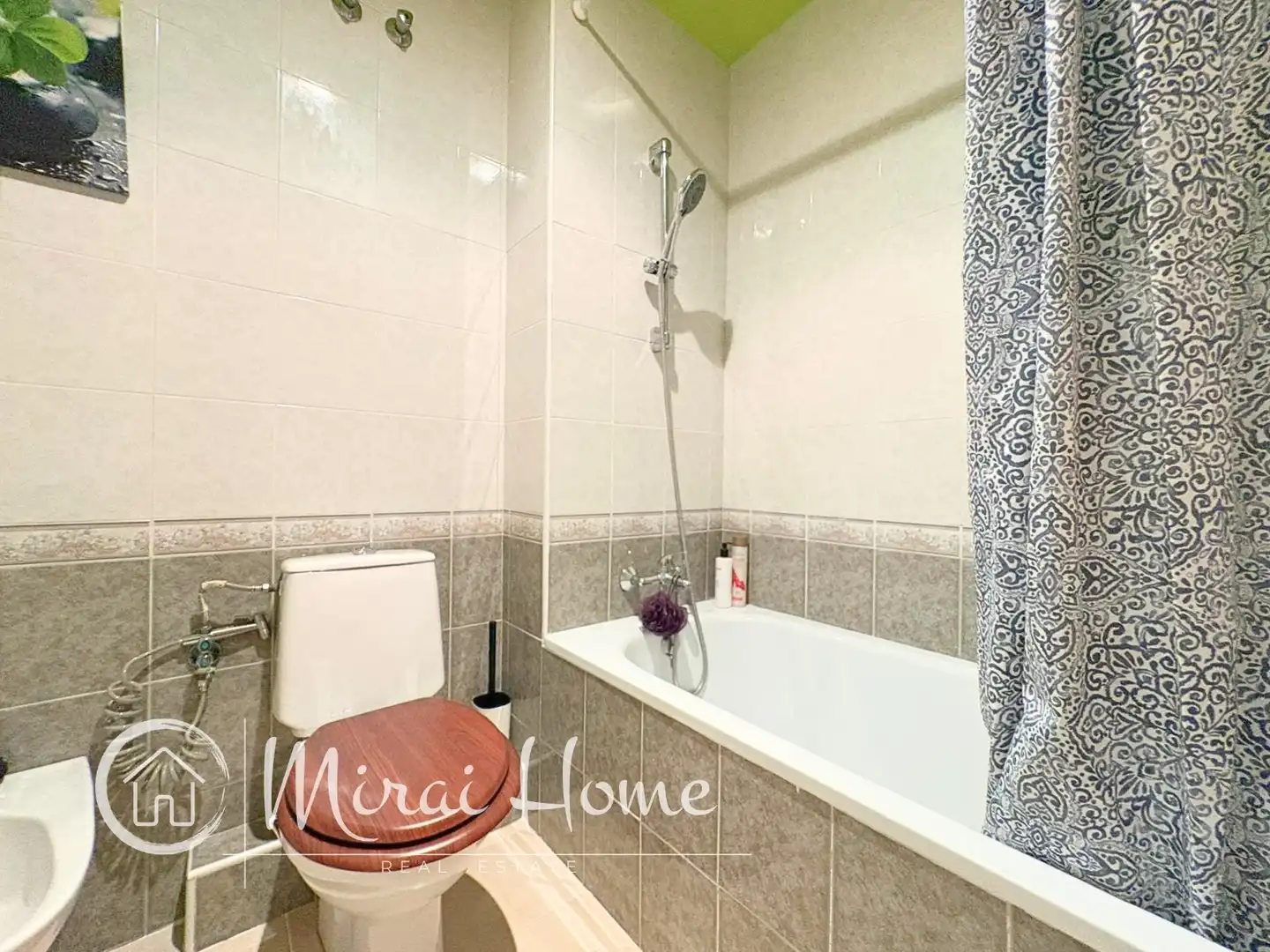 Bathroom of Flat for sale in Montornès del Vallès  with Air Conditioner, Heating and Parquet flooring