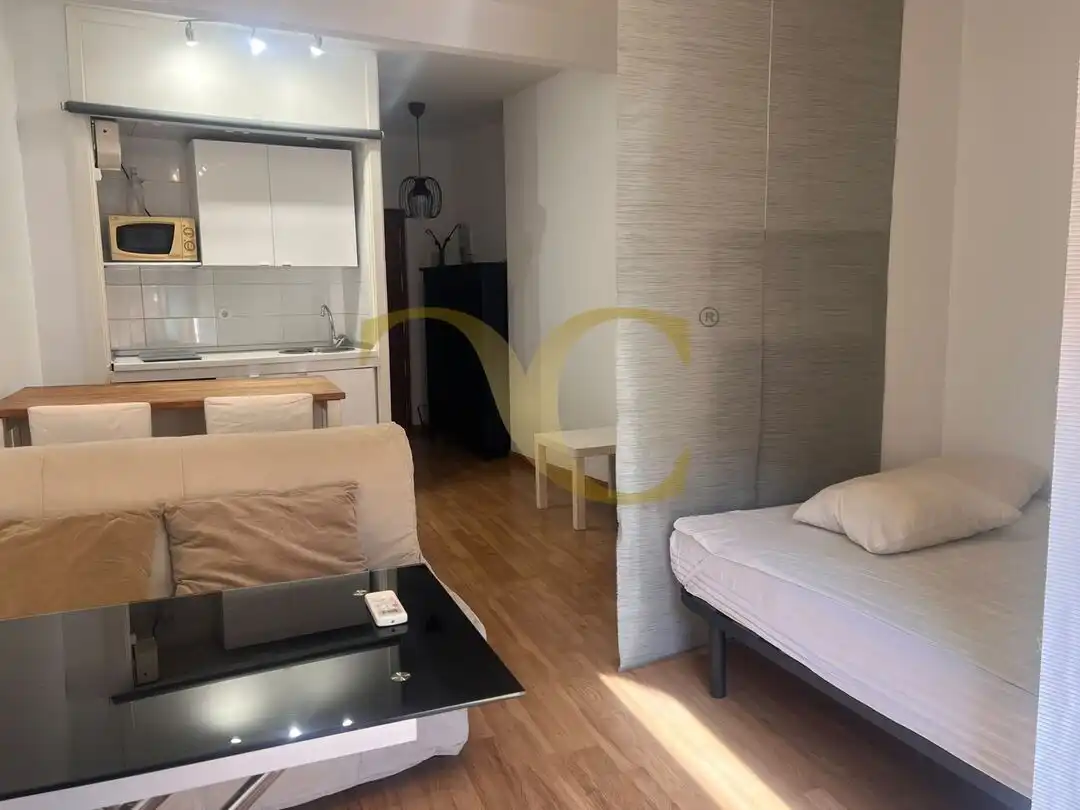 Flat for rent in Cortes - Huertas