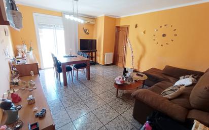 Living room of Flat for sale in Badalona  with Air Conditioner, Heating and Furnished