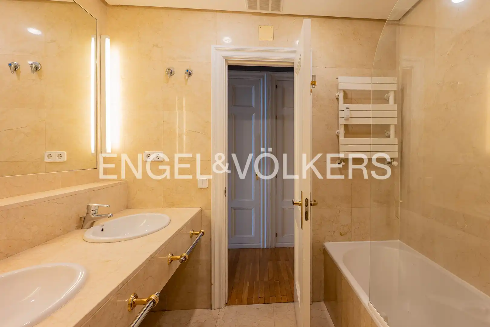 Baño de Piso en venta en Madrid con Aire acondicionado, Calefacción y Trastero